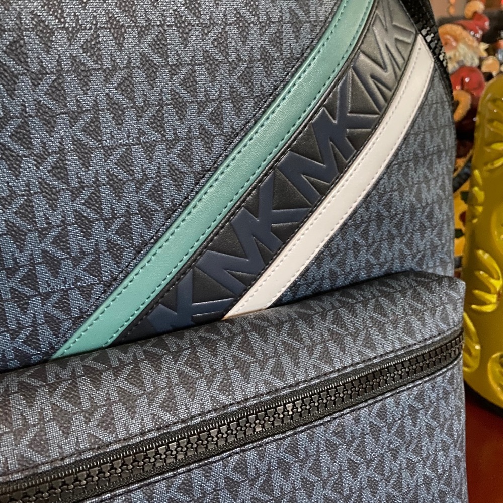 MK Cooper Backpack Authentic - Picture 3 of 9